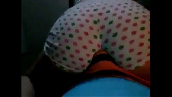 Esfregando pau na calcinha Xvideos Porno x Videos de Sexo grátis